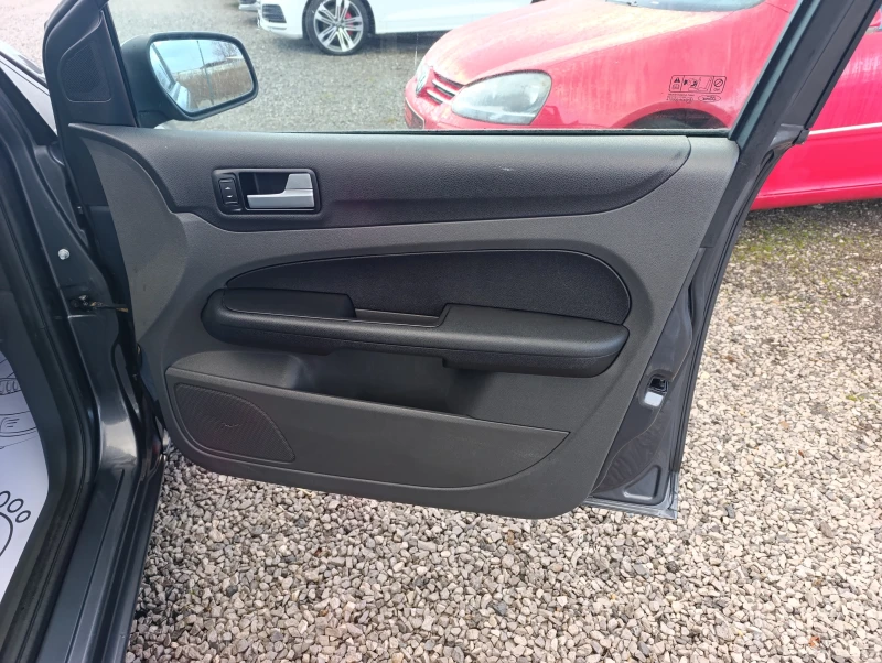 Ford Focus 1.6i-16v БЕНЗИН, снимка 14 - Автомобили и джипове - 53015535
