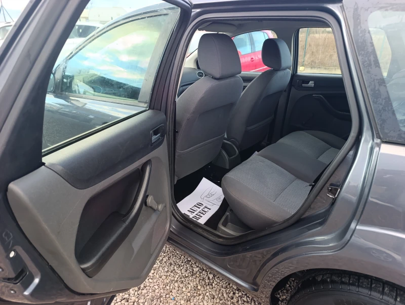 Ford Focus 1.6i-16v БЕНЗИН, снимка 10 - Автомобили и джипове - 53015535