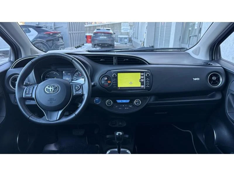 Toyota Yaris 1.5HSD LUNA PLUS, снимка 8 - Автомобили и джипове - 49219950