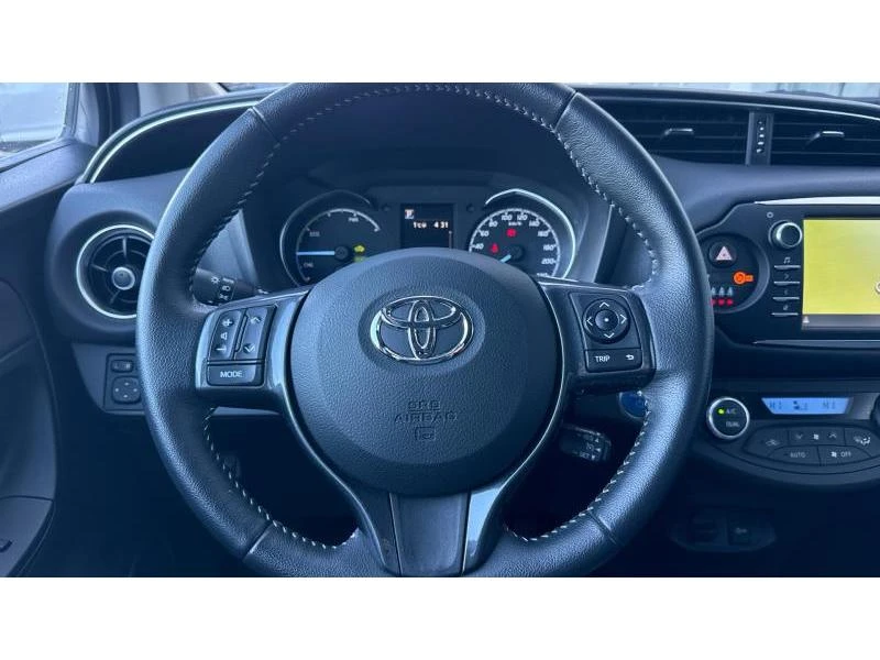 Toyota Yaris 1.5HSD LUNA PLUS, снимка 13 - Автомобили и джипове - 49219950