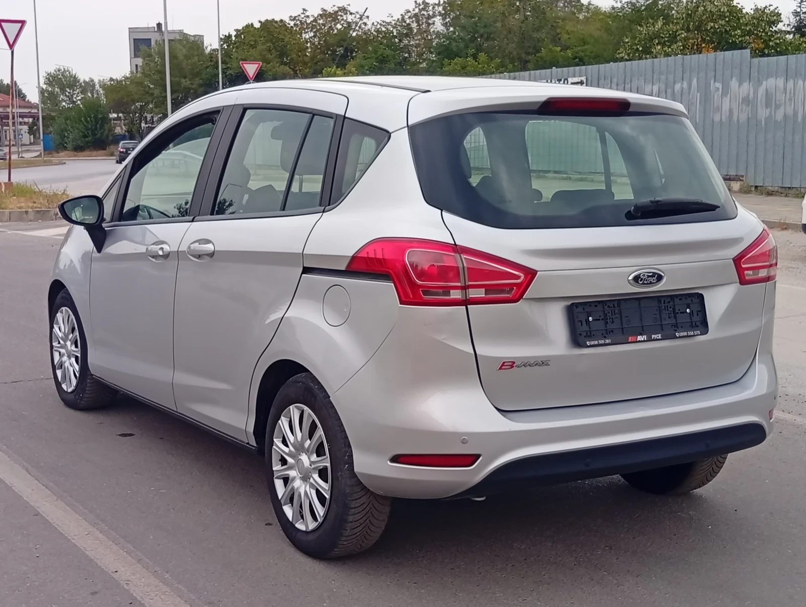 Ford B-Max 2016 EURO6 1.5TDCI, 2 КЛЮЧА, КАТО НОВ! - изображение 4