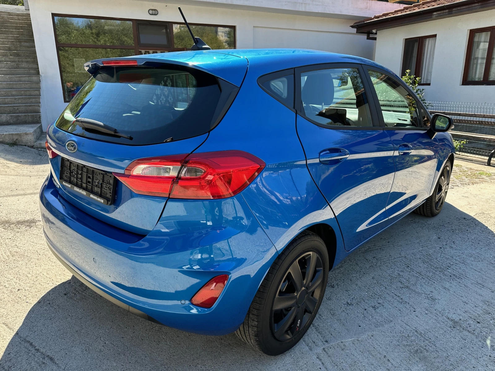 Ford Fiesta 1.1 АГУ - изображение 4