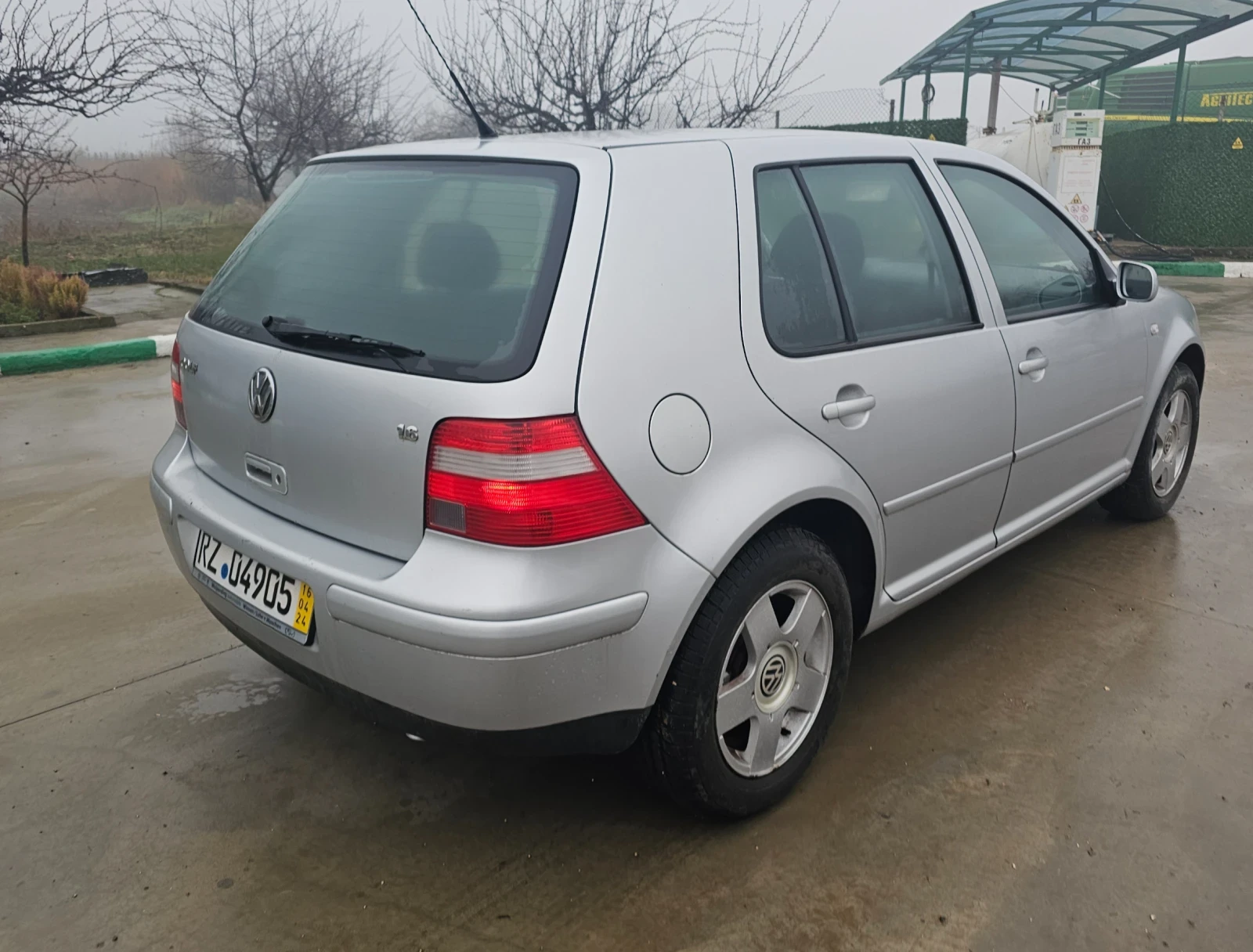 VW Golf 1.6 автомат - изображение 4