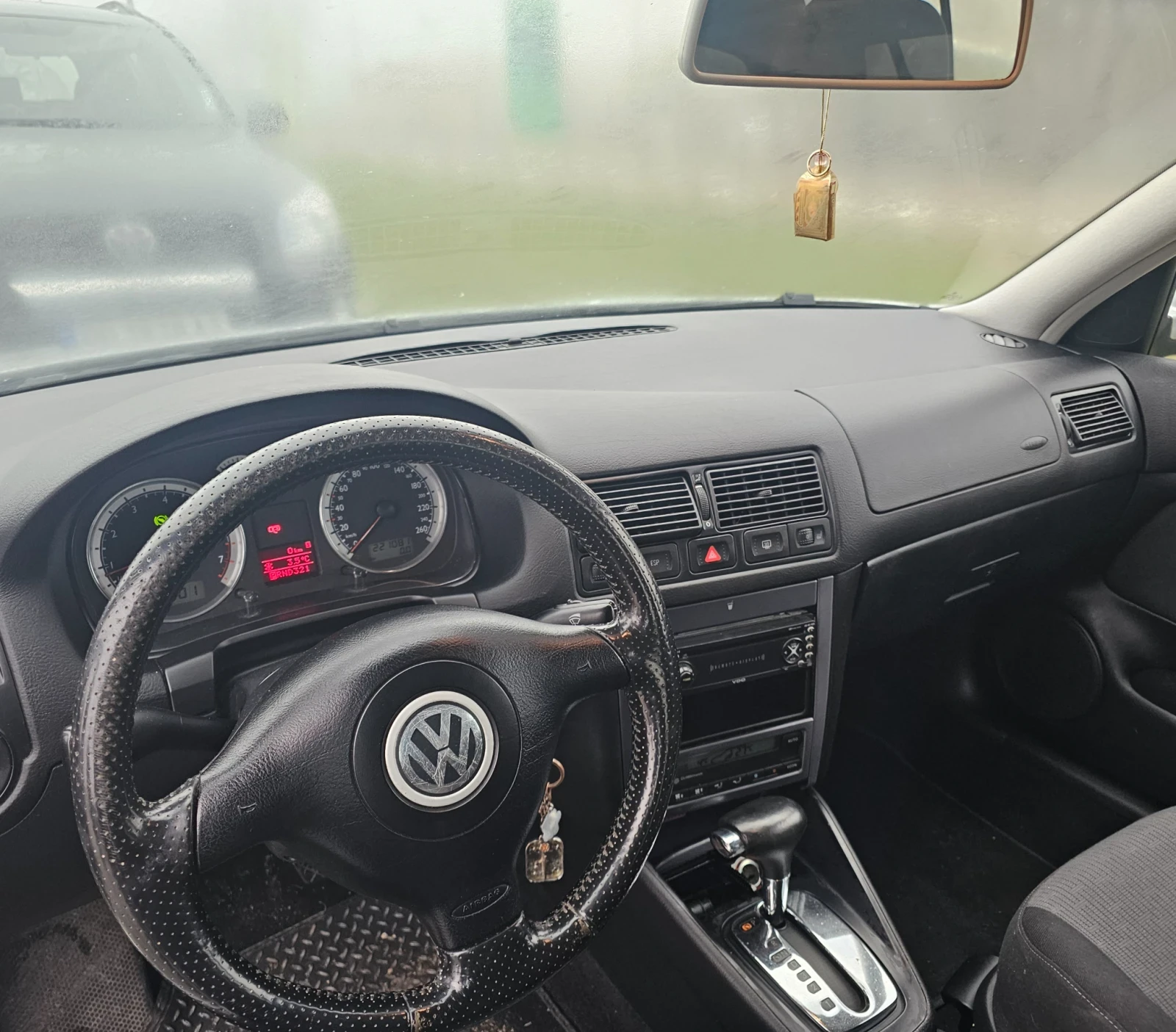 VW Golf 1.6 автомат - изображение 10