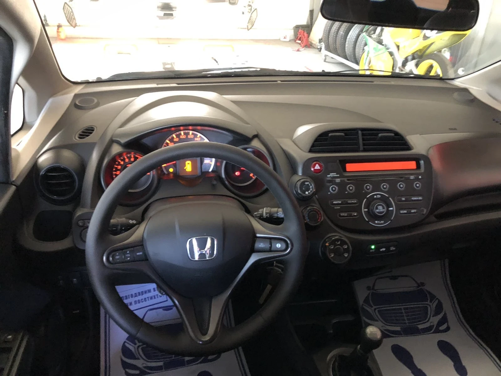 Honda Jazz 1.4I - изображение 8
