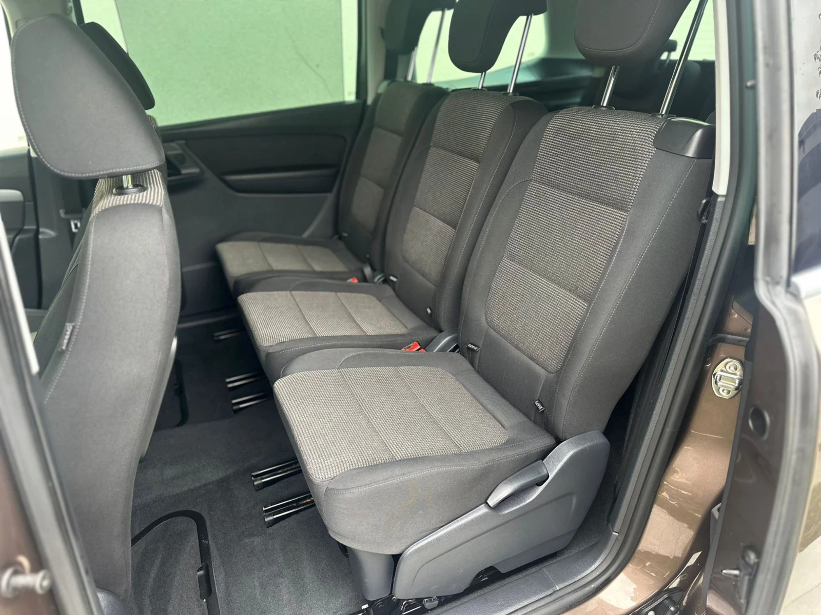VW Sharan 2.0 TDi Automatic  - изображение 10