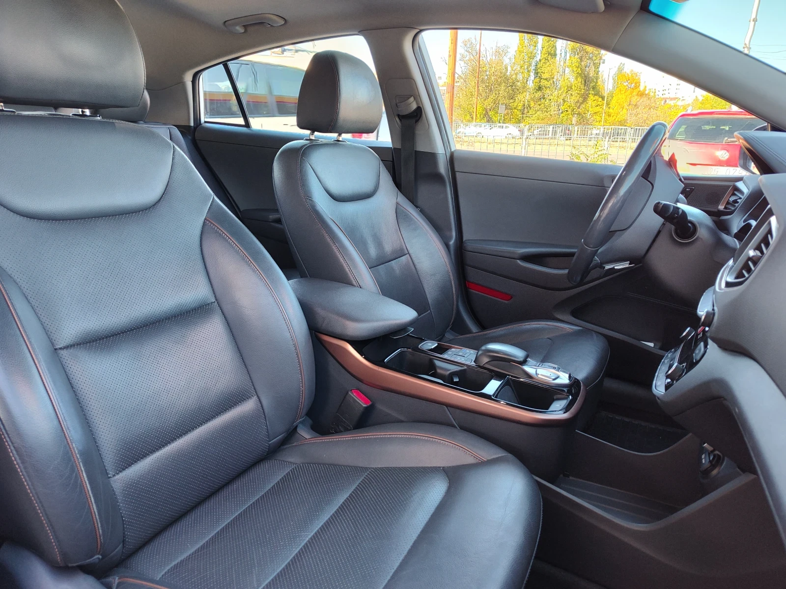 Hyundai Ioniq Premium - изображение 7