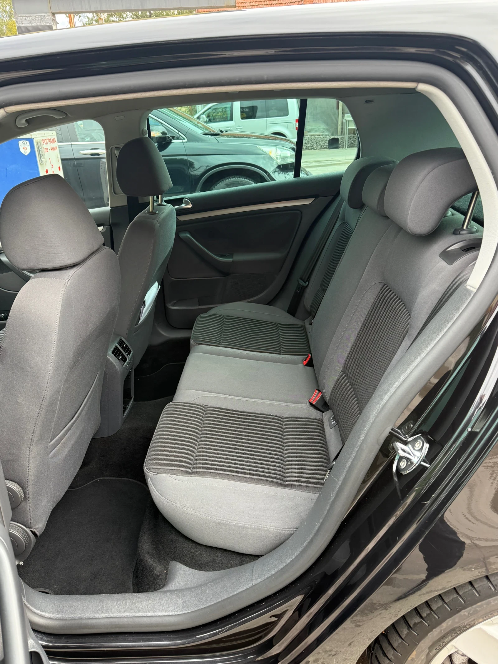 VW Golf 1.9TDI ТОП СЪСТОЯНИЕ! - изображение 8