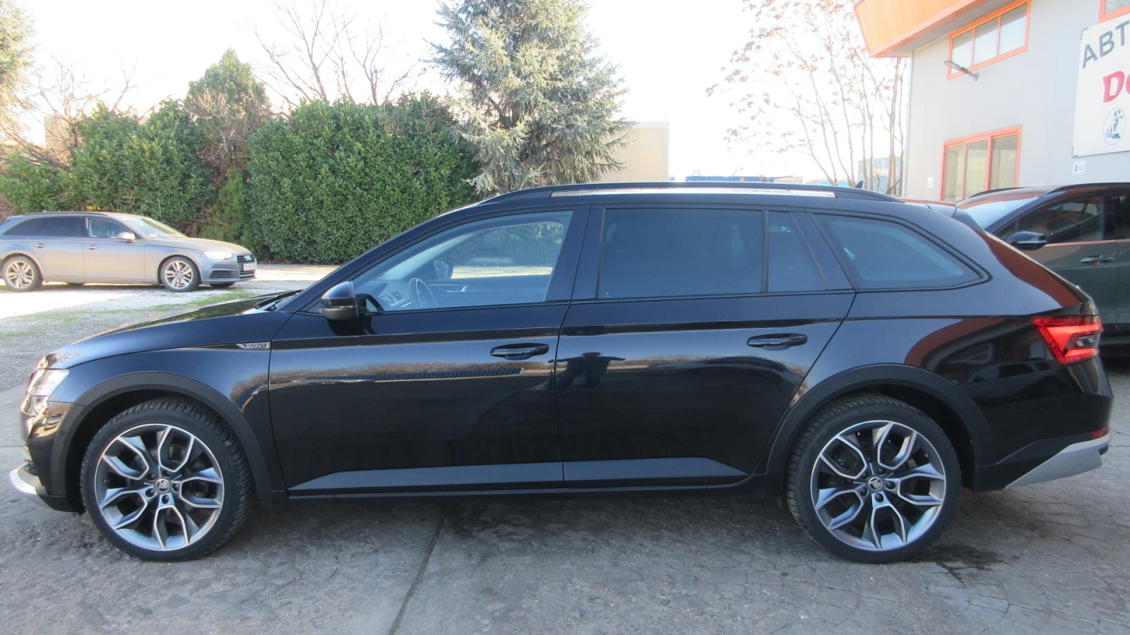 Skoda Superb SCOUT-2.0-TDI-4X4-FULL MAX-BLACK EDITION - изображение 6