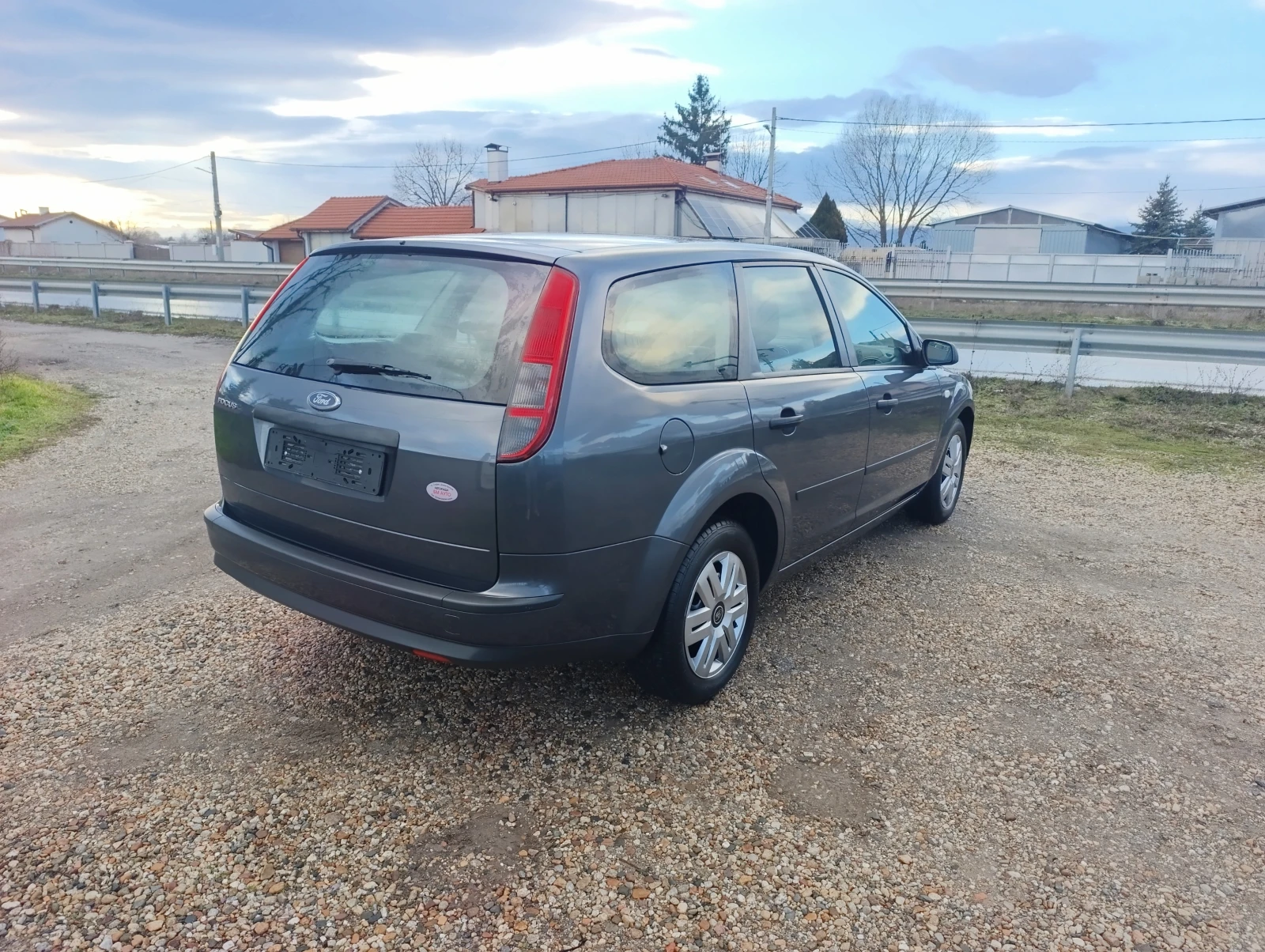 Ford Focus 1.6i-16v БЕНЗИН - изображение 7