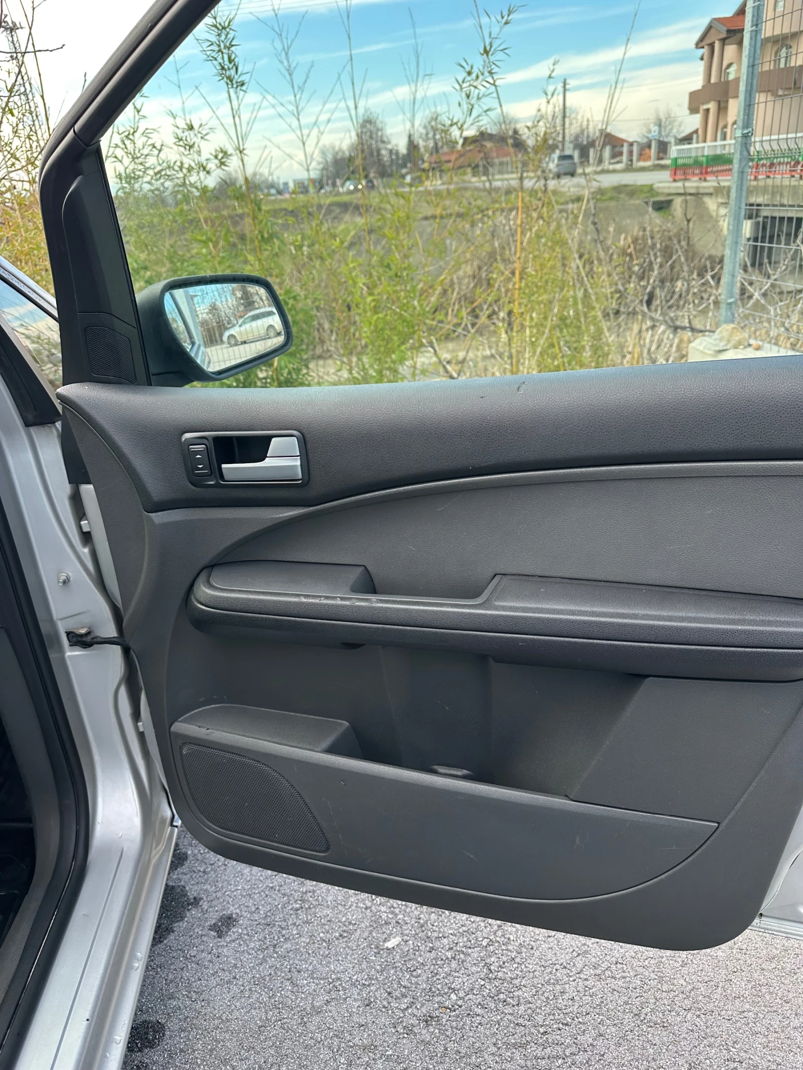 Ford Focus C-Max - изображение 8