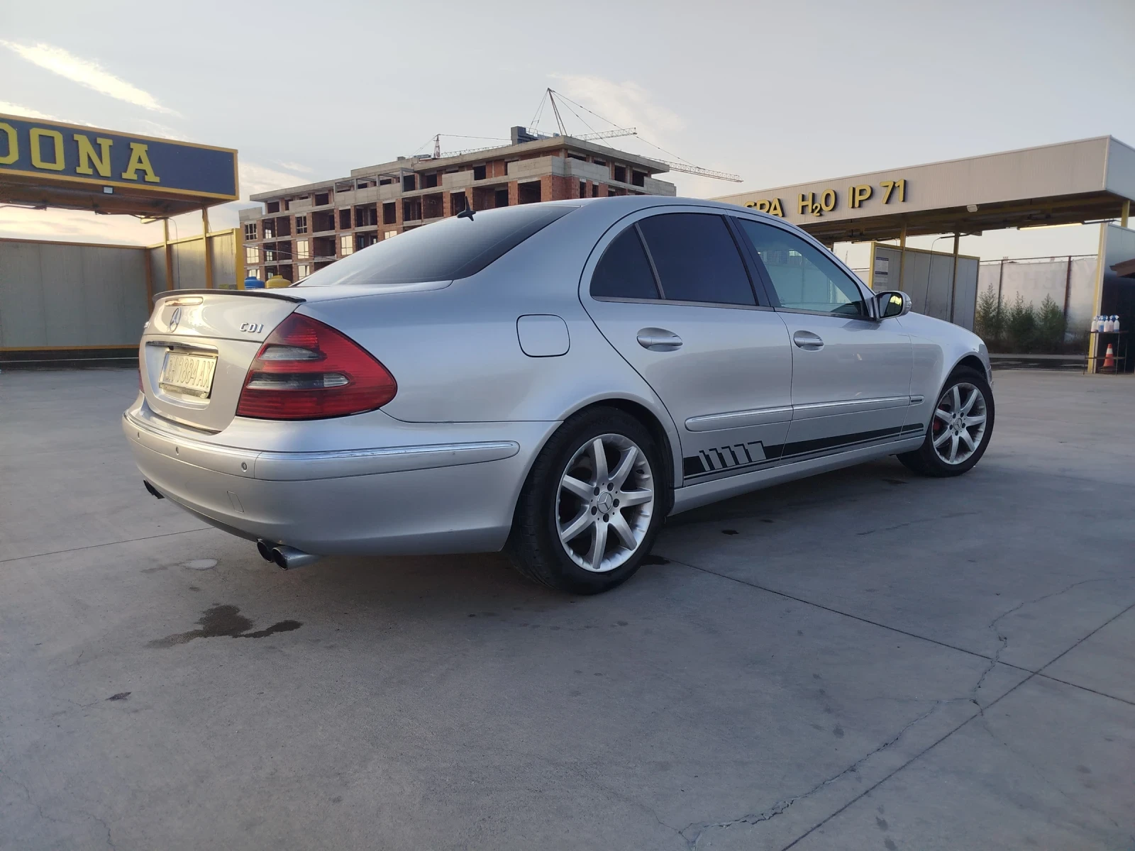 Mercedes-Benz E 320, снимка 2 - Автомобили и джипове - 53672771