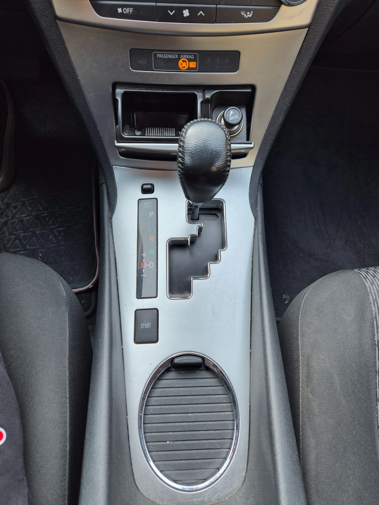 Toyota Avensis, снимка 5 - Автомобили и джипове - 53850163