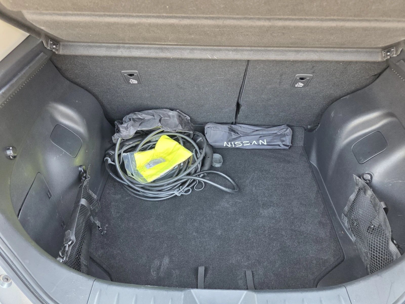 Nissan Leaf  Нов 360камери без ключов достъп и запалване , снимка 17 - Автомобили и джипове - 53875889