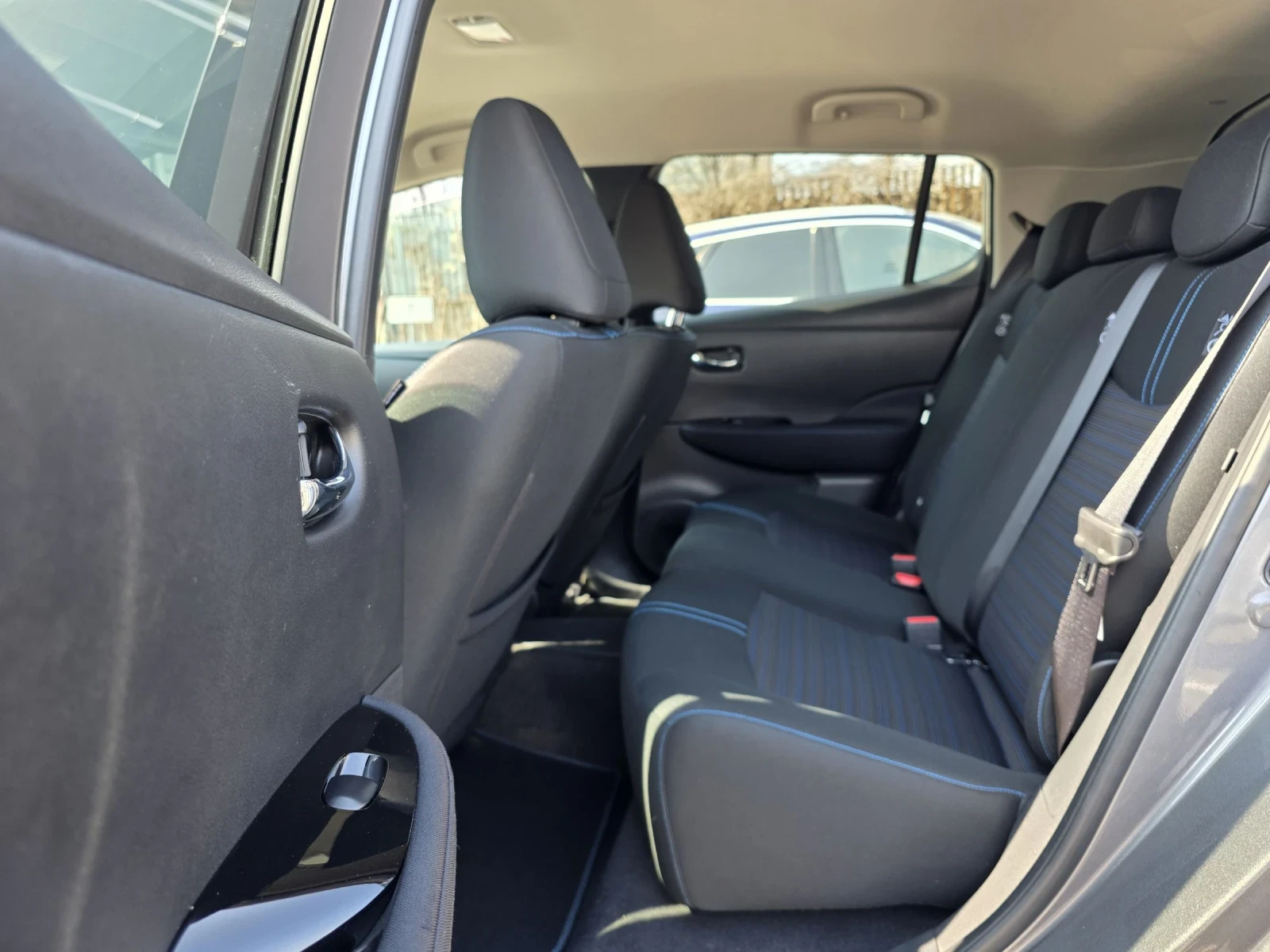 Nissan Leaf  Нов 360камери без ключов достъп и запалване , снимка 12 - Автомобили и джипове - 53875889