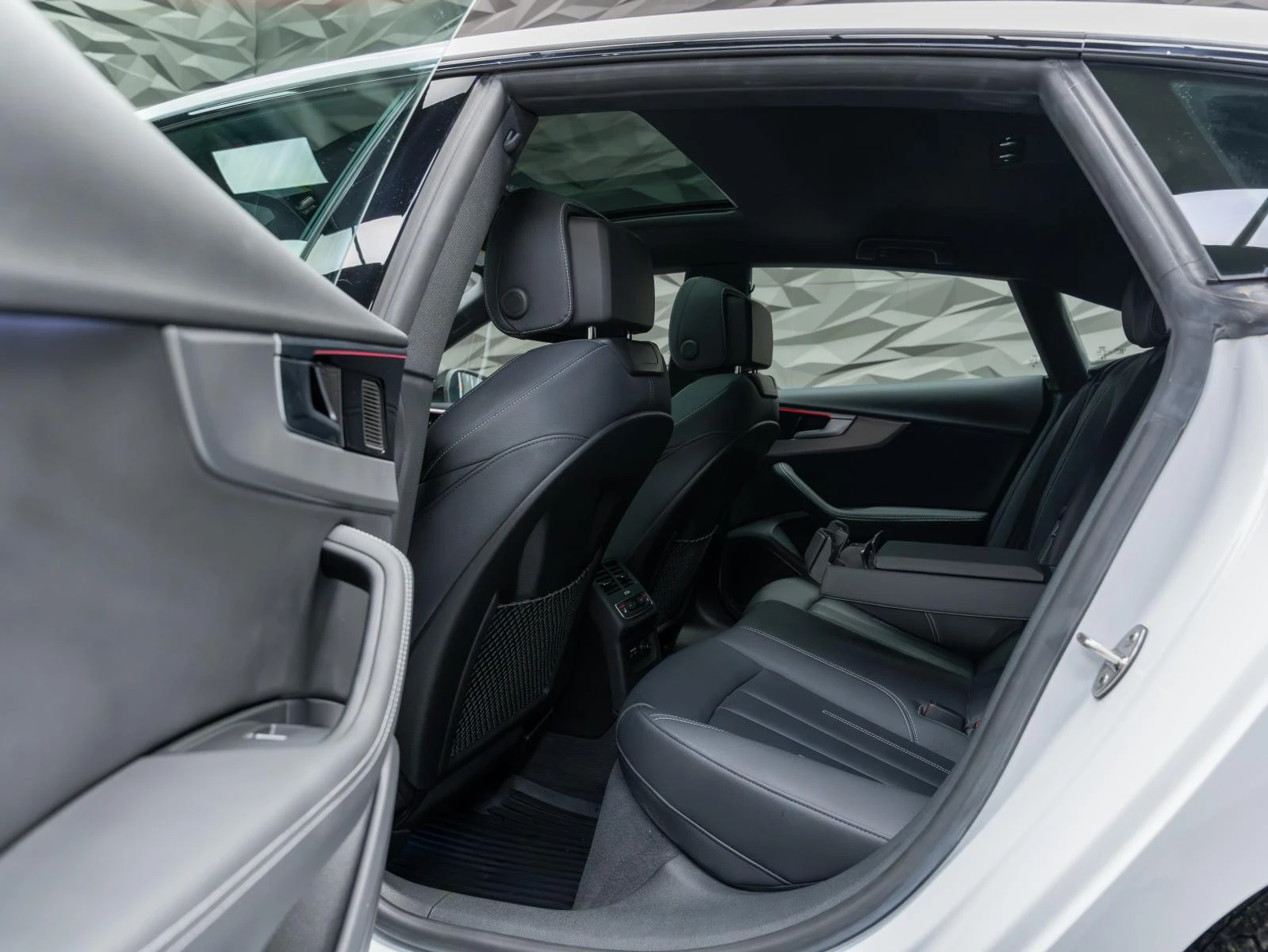 Audi A5 Quattro S-line* B&O* 360* HUD* MEMORY* ПОДГРЕВ* PA, снимка 9 - Автомобили и джипове - 54065189