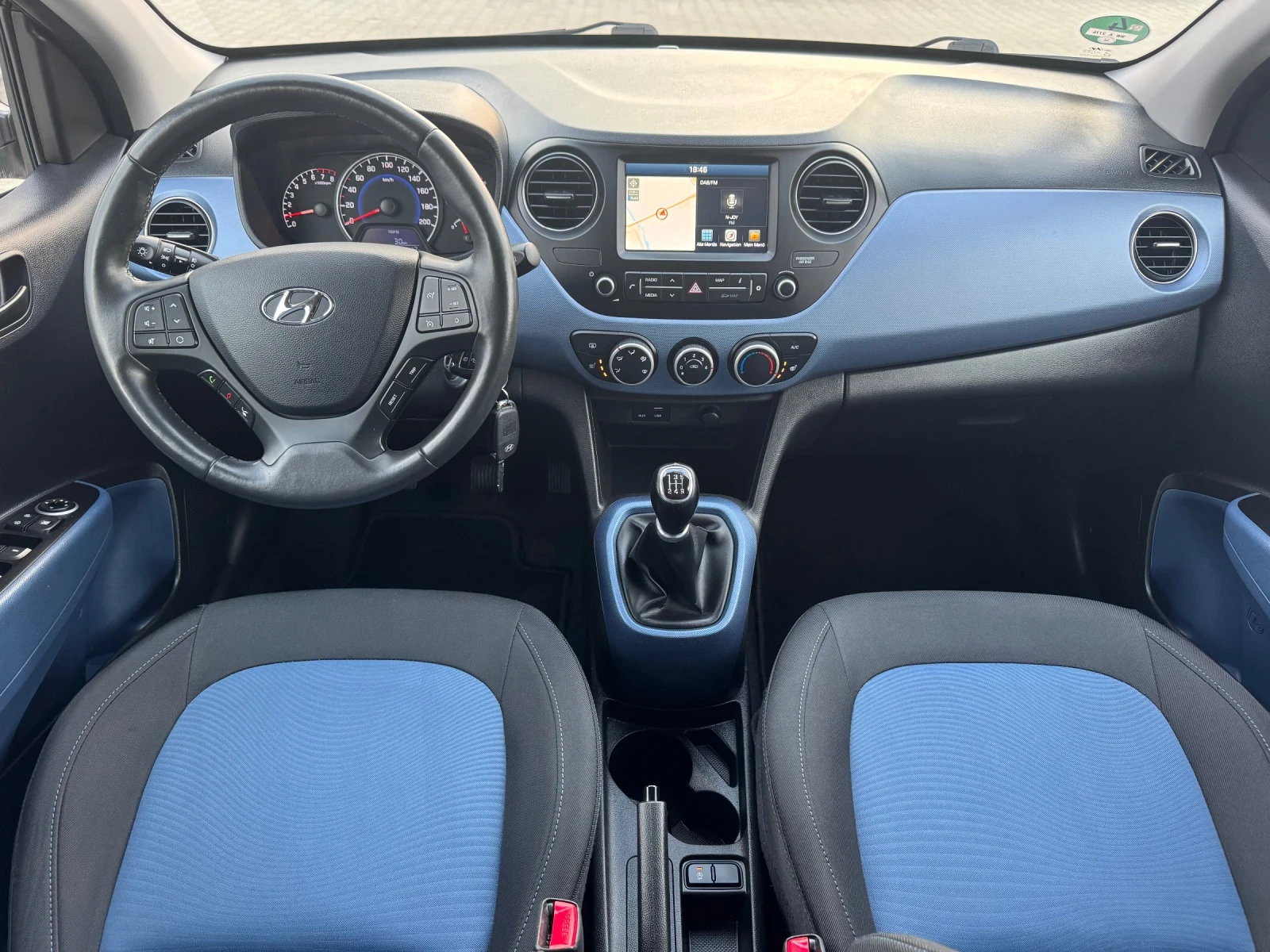 Hyundai I10 BlueTrend NAVI SERVIZ , снимка 11 - Автомобили и джипове - 54125482