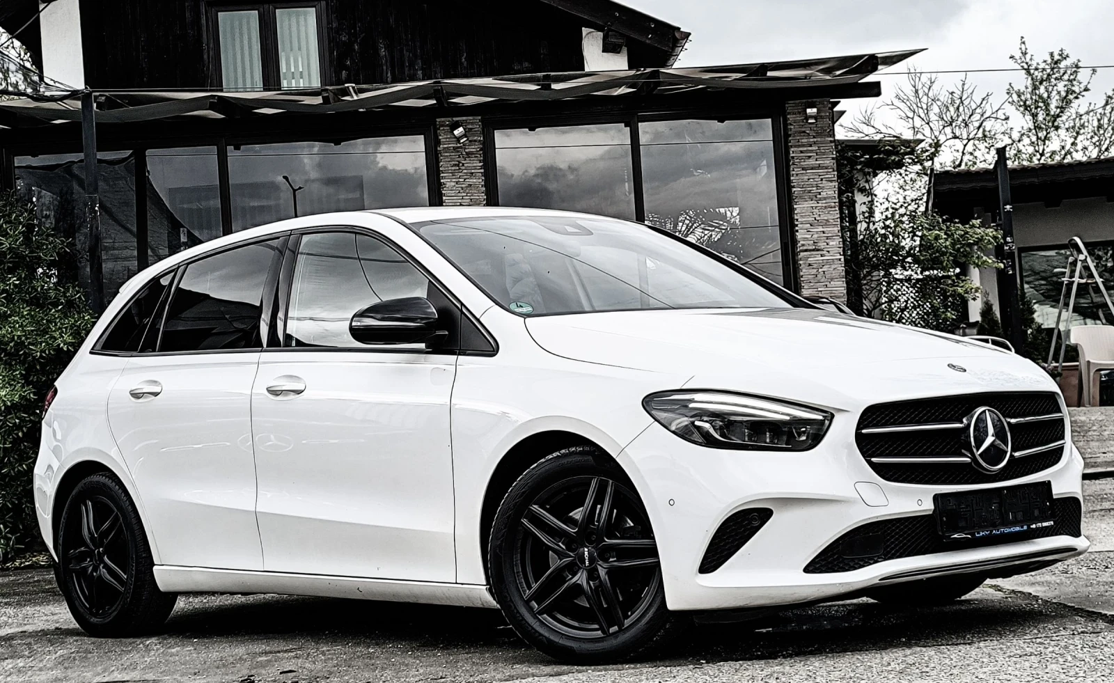 Mercedes-Benz B 200 D AMG-LINE LED MEMORY CAMERA GERMANY, снимка 3 - Автомобили и джипове - 54280720