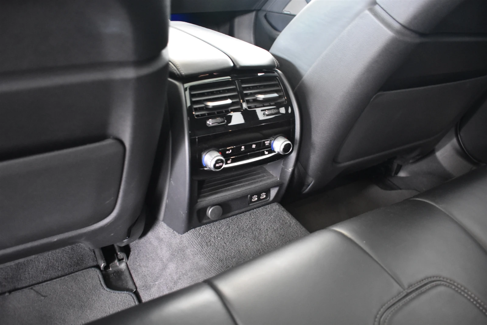 BMW 530 xDrive Touring, снимка 12 - Автомобили и джипове - 54879731