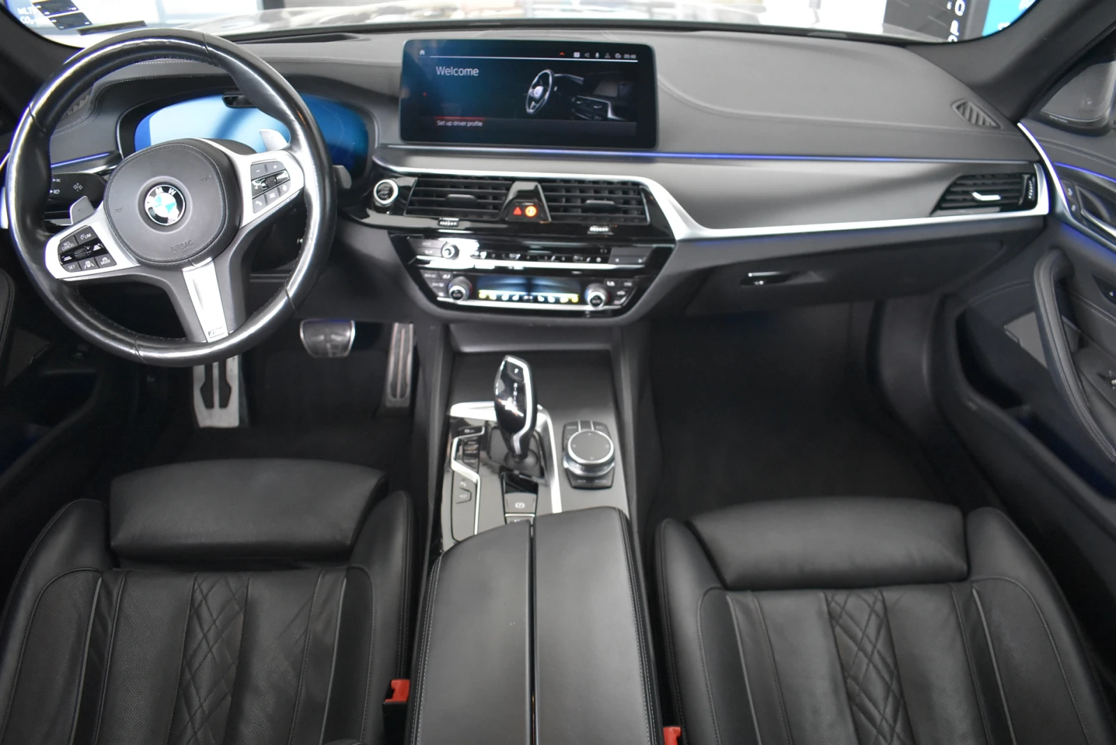 BMW 530 xDrive Touring, снимка 7 - Автомобили и джипове - 54879731