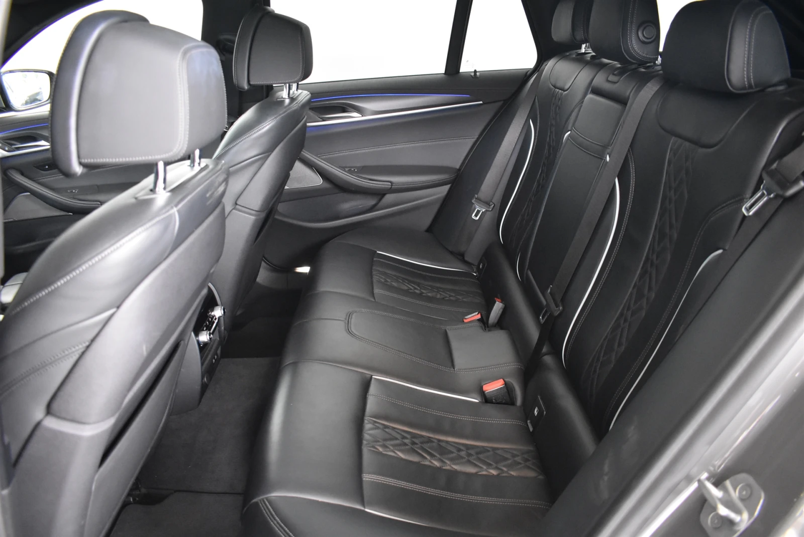 BMW 530 xDrive Touring, снимка 11 - Автомобили и джипове - 54879731