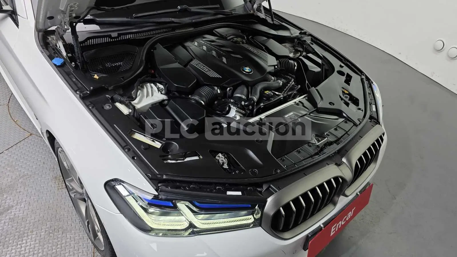 BMW 550 i xDrive M| 360| B&W| HUD| DIST| ВКЛ.ТЕХНОТЕСТ, снимка 16 - Автомобили и джипове - 55008317