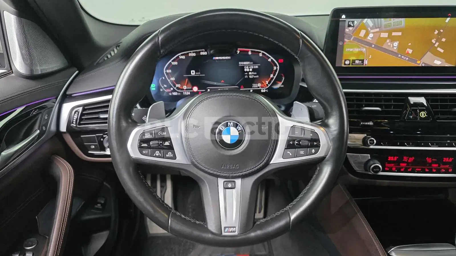 BMW 550 i xDrive M| 360| B&W| HUD| DIST| ВКЛ.ТЕХНОТЕСТ, снимка 6 - Автомобили и джипове - 55008317