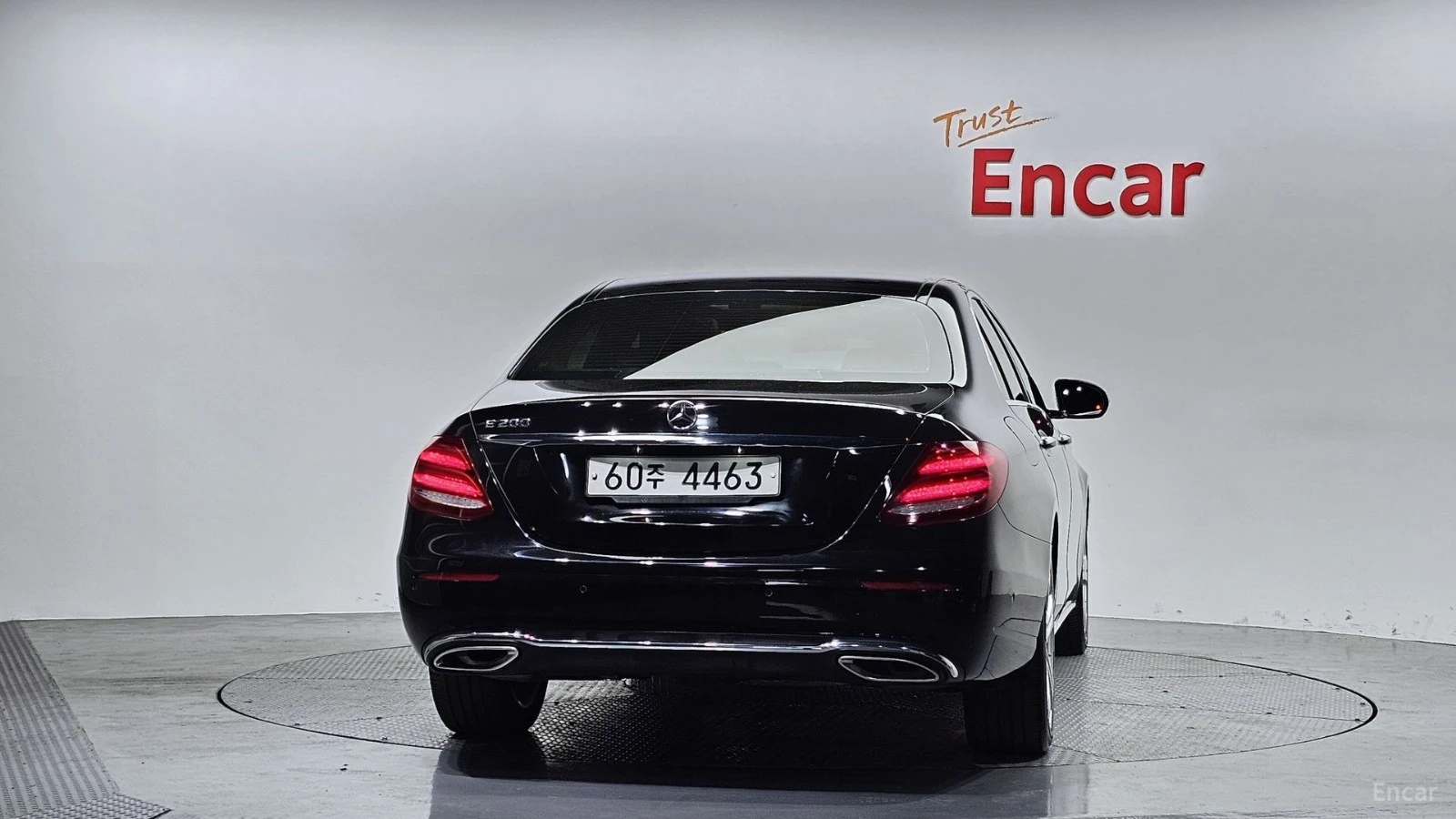 Mercedes-Benz E 200 Avangarde* КОЖА* НАВИ* ПАНО, снимка 4 - Автомобили и джипове - 55501696