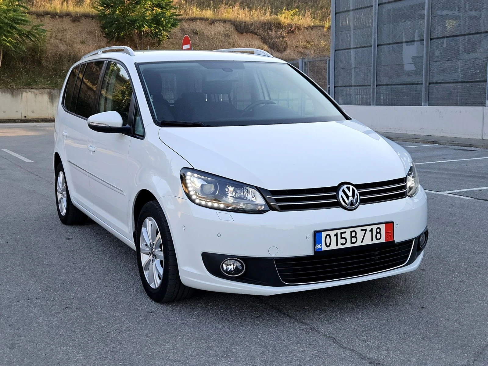 VW Touran 2.0 АВТОМАТИК  HIGH LINE, снимка 3 - Автомобили и джипове - 55684098