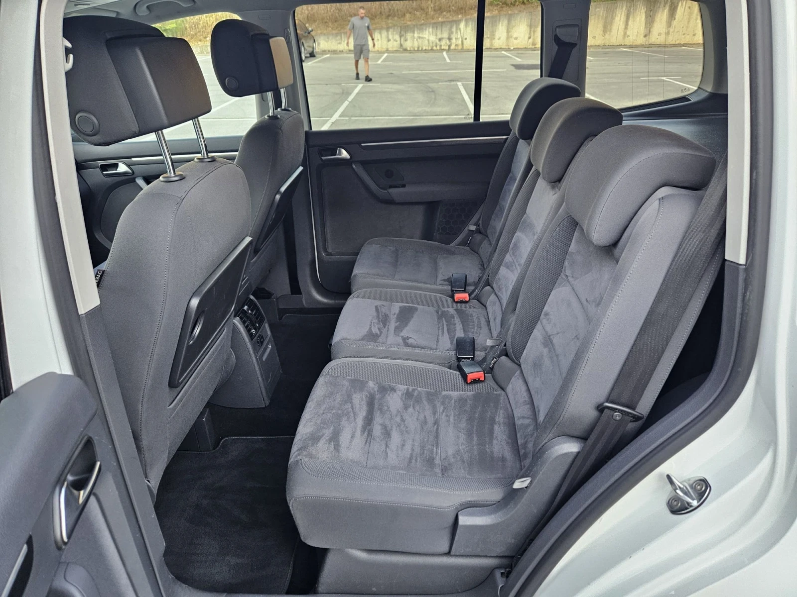 VW Touran 2.0 АВТОМАТИК  HIGH LINE, снимка 10 - Автомобили и джипове - 55684098