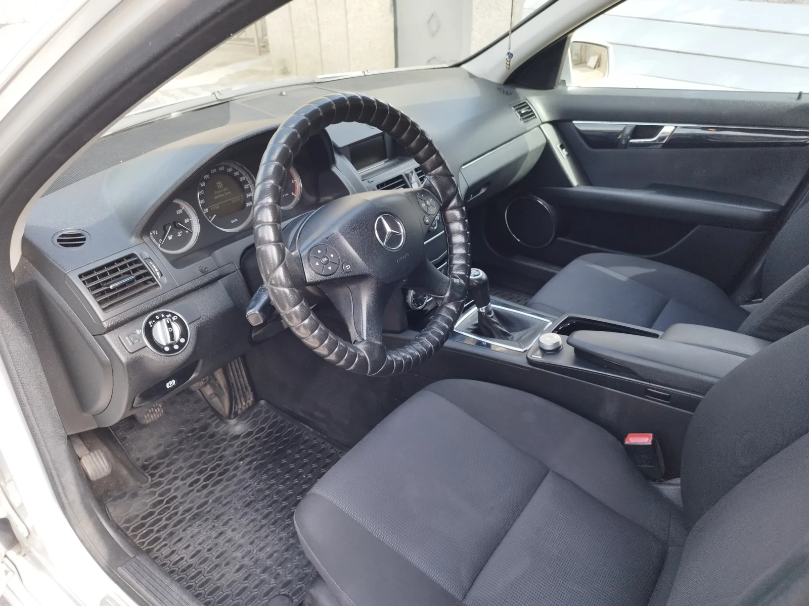 Mercedes-Benz C 200, снимка 8 - Автомобили и джипове - 56187194