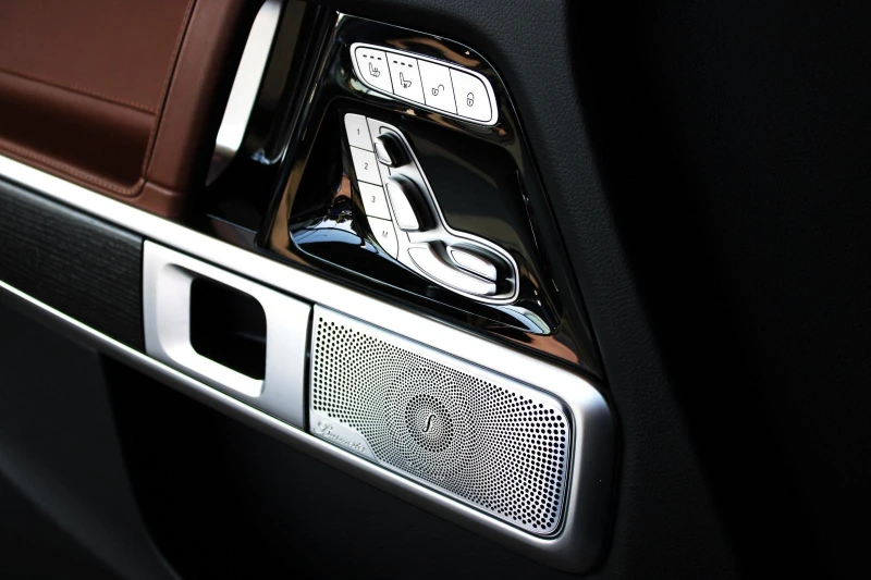 Mercedes-Benz G 63 AMG 4-MATIC/NIGHT/BURMESTER/MANUFAKTUR/EXCLUSIV/360/, снимка 7 - Автомобили и джипове - 51853938