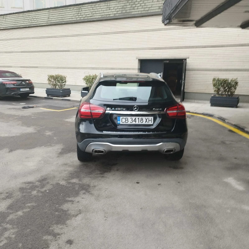 Mercedes-Benz GLA 200 4Matic Offroad, снимка 4 - Автомобили и джипове - 52496372