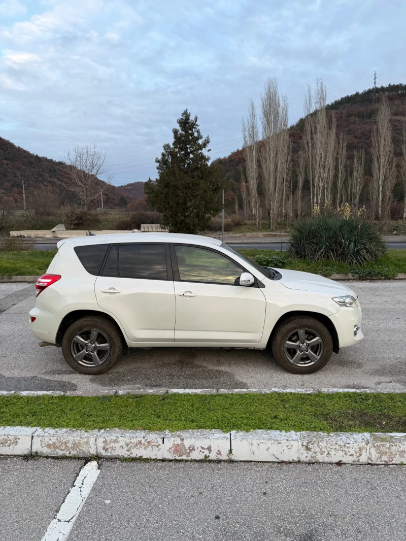 Toyota Rav4 2.0vvti automatic, снимка 3 - Автомобили и джипове - 52932050