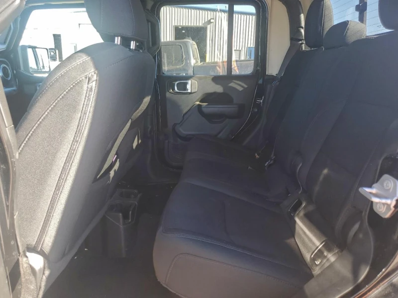 Jeep Gladiator Altitude 4x4, снимка 10 - Автомобили и джипове - 53302823