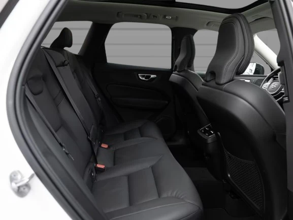 Volvo XC60 B5 AWD = Ultra Dark = Гаранция, снимка 10 - Автомобили и джипове - 55752671
