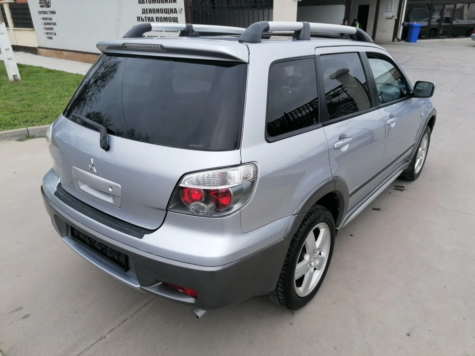 Mitsubishi Outlander 2.4 AWD Швейцария - изображение 3