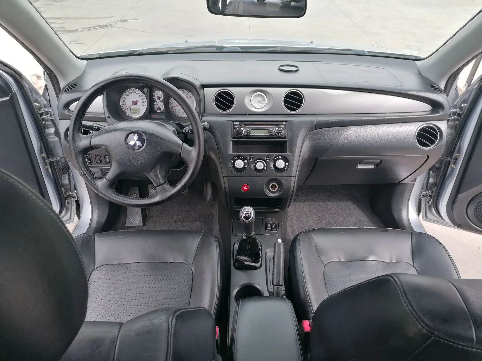 Mitsubishi Outlander 2.4 AWD Швейцария - изображение 8