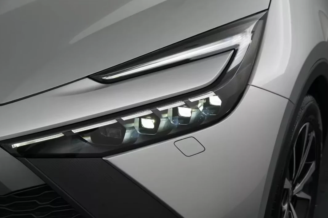 Toyota C-HR НОВ!/1.8/BI-TONE/140HP/CARPLAY/KLESS/FWD/LED/356f - изображение 7