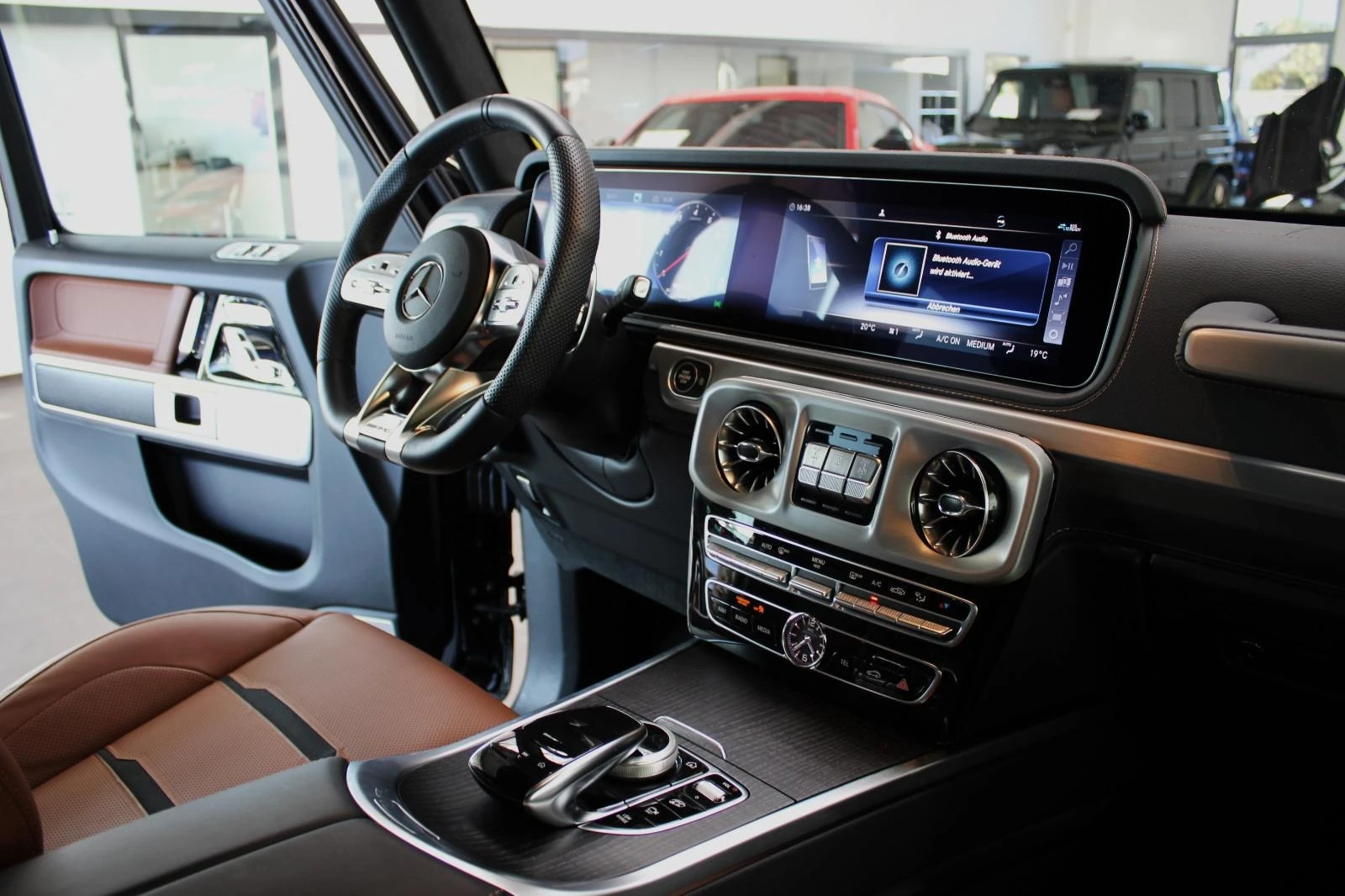 Mercedes-Benz G 63 AMG 4-MATIC/NIGHT/BURMESTER/MANUFAKTUR/EXCLUSIV/360/ | Mobile.bg   12