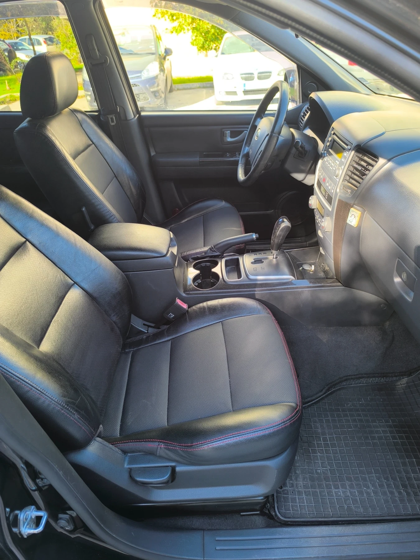 Kia Sorento    | Mobile.bg   11