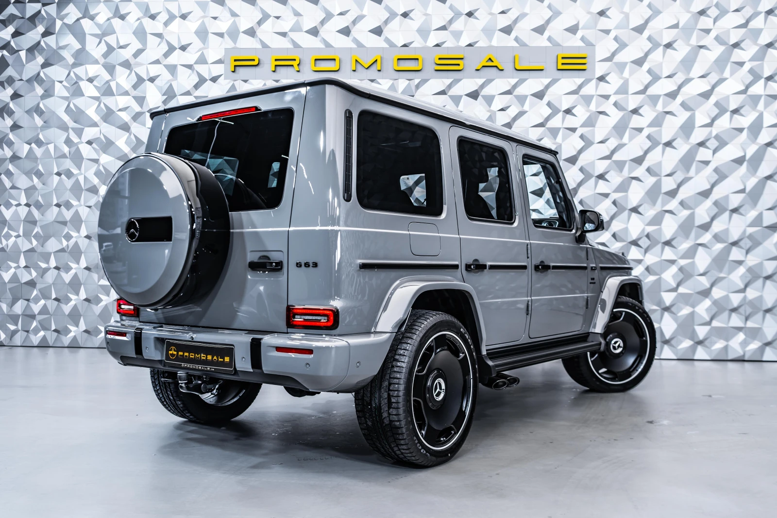 Mercedes-Benz G 63 AMG Carbon* Burmester* 360* Manufaktur* TV - изображение 4