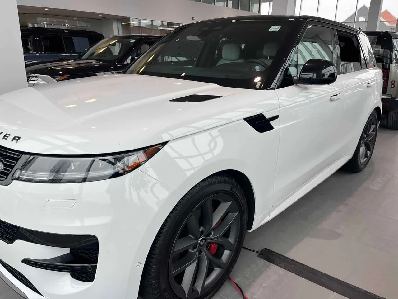 Land Rover Range Rover Sport * Dynamic SE * CARFAX * ПАНОРАМА * KEYLESS - изображение 2