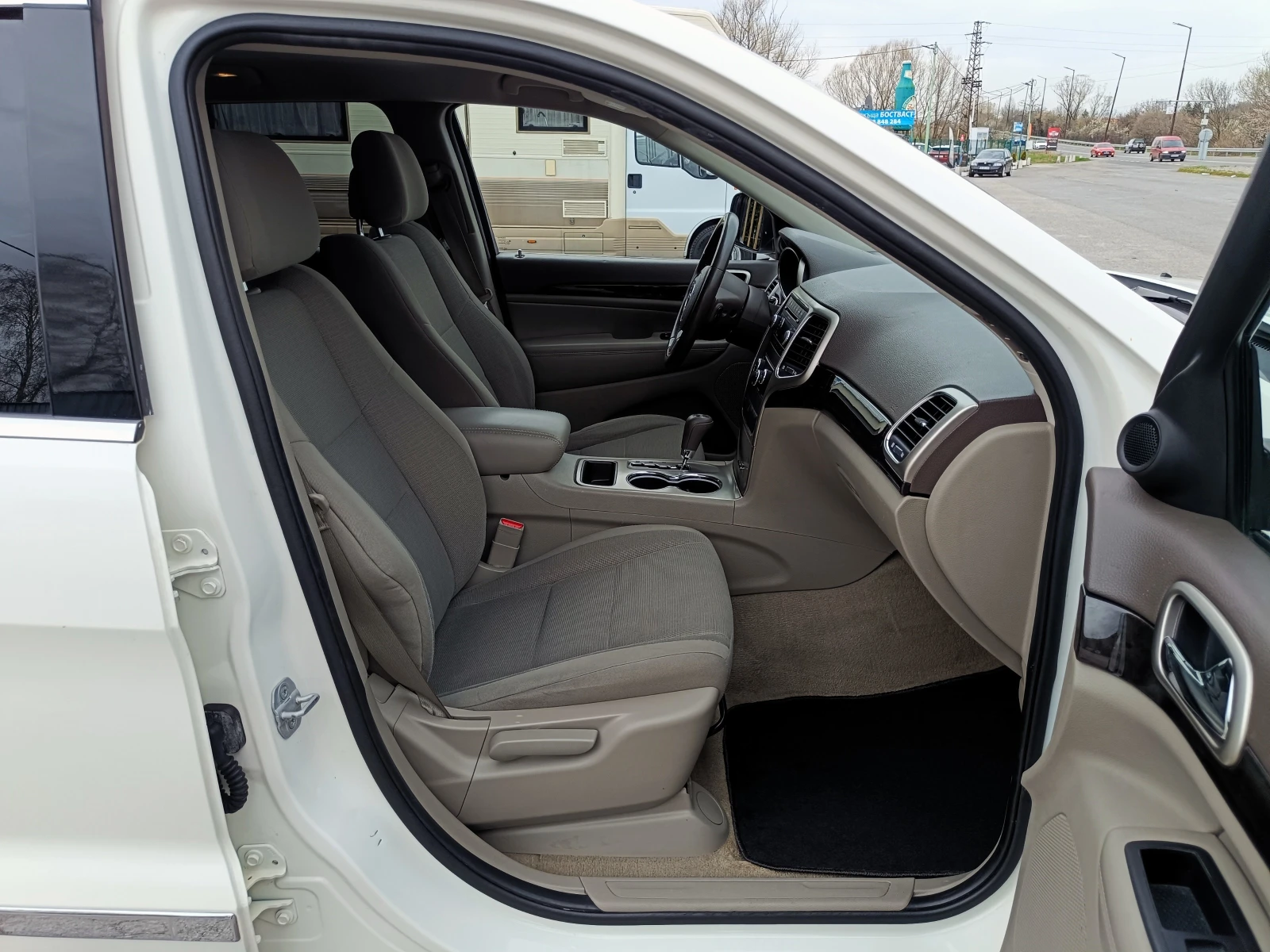 Jeep Grand cherokee 3.6 i* 4x4* АВТОМАТИК* ИТАЛИЯ* , снимка 10 - Автомобили и джипове - 54219269