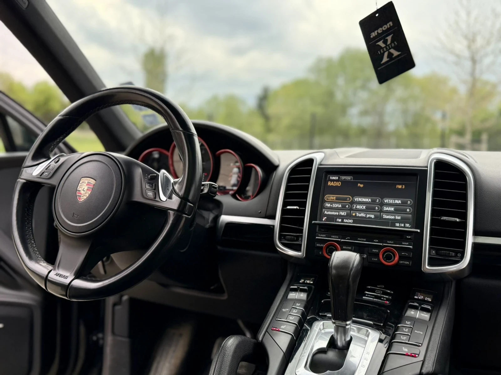 Porsche Cayenne 3.0 tdi, снимка 10 - Автомобили и джипове - 54526241