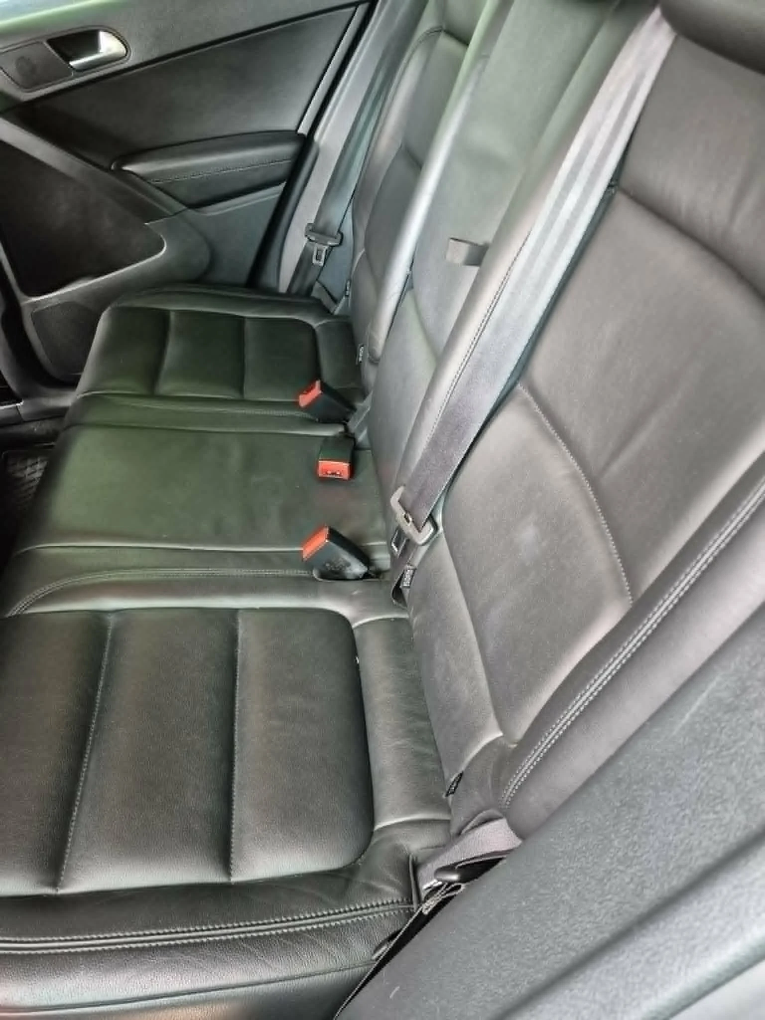 VW Tiguan, снимка 11 - Автомобили и джипове - 54782083