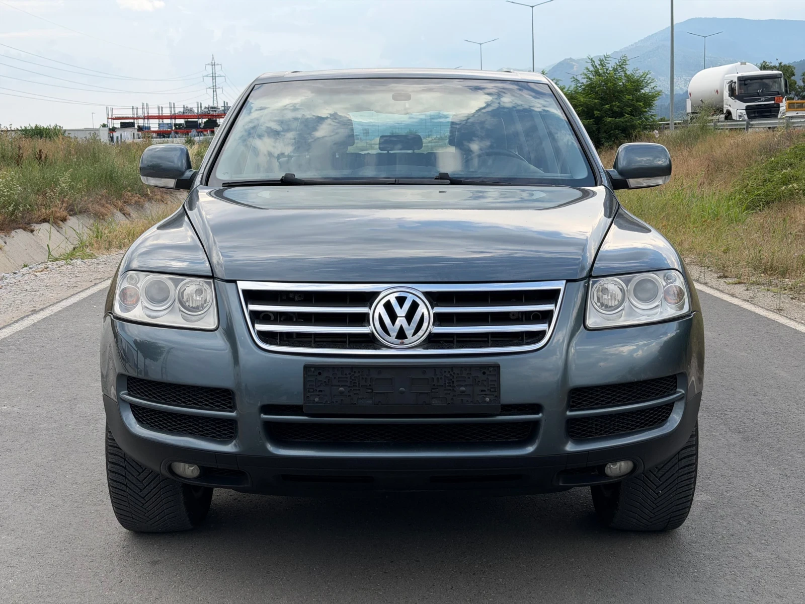 VW Touareg 3.0TDI/224кс./ПРУЖИНИ/4Х4, снимка 2 - Автомобили и джипове - 55128634