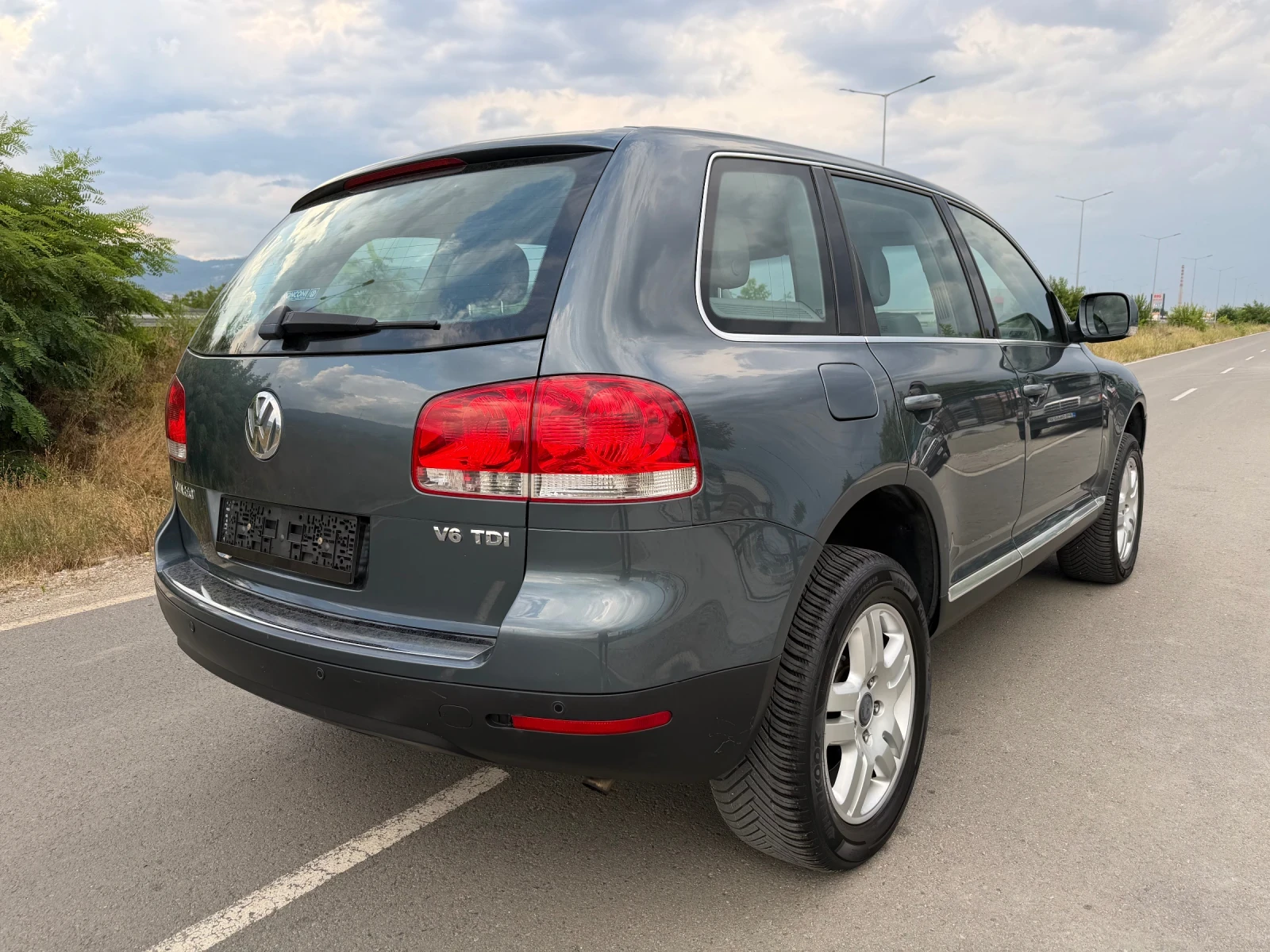 VW Touareg 3.0TDI/224кс./ПРУЖИНИ/4Х4, снимка 5 - Автомобили и джипове - 55128634