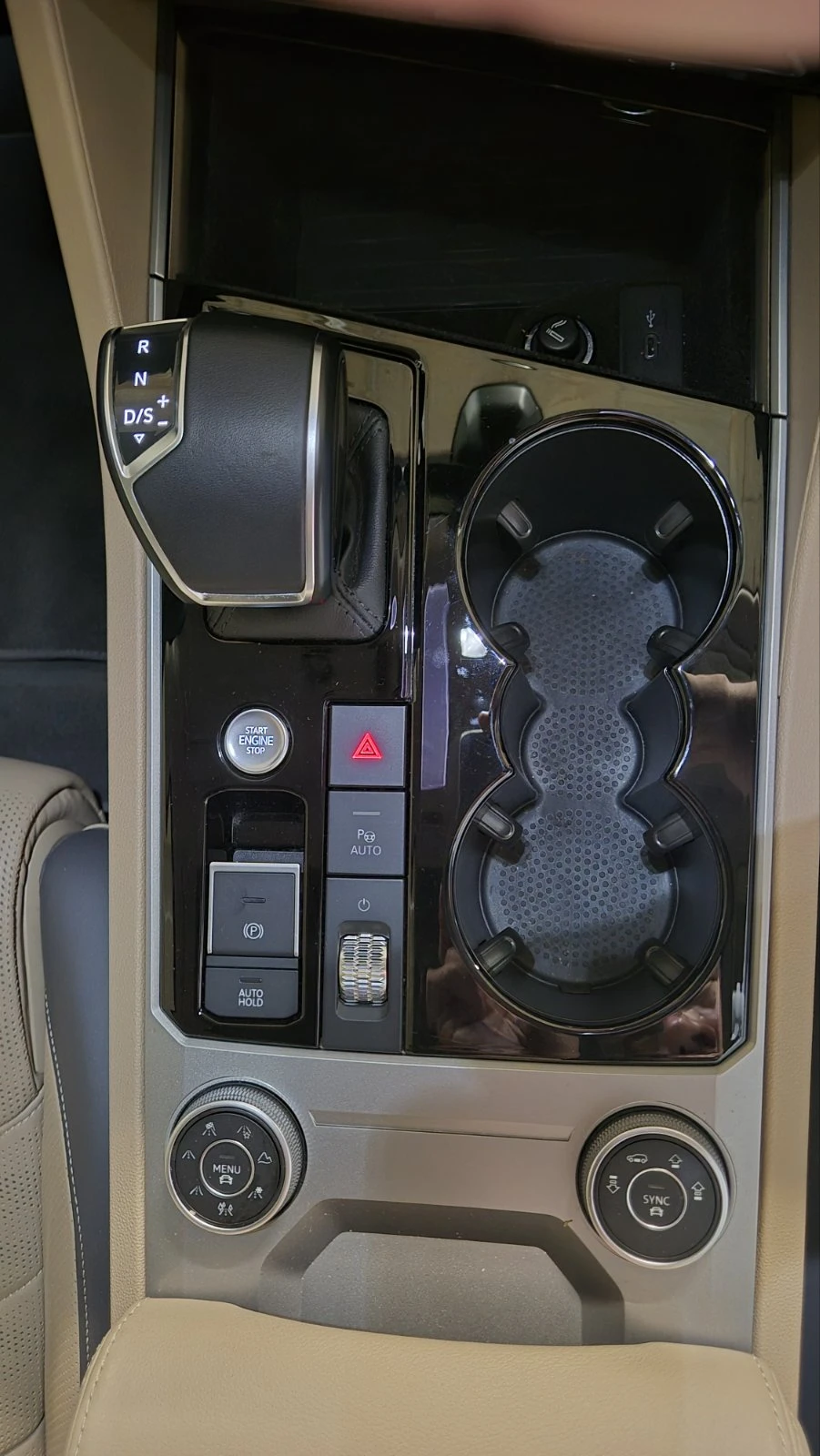 VW Touareg V6 TFSI BMT 4MOTION AUT8, снимка 17 - Автомобили и джипове - 55189171
