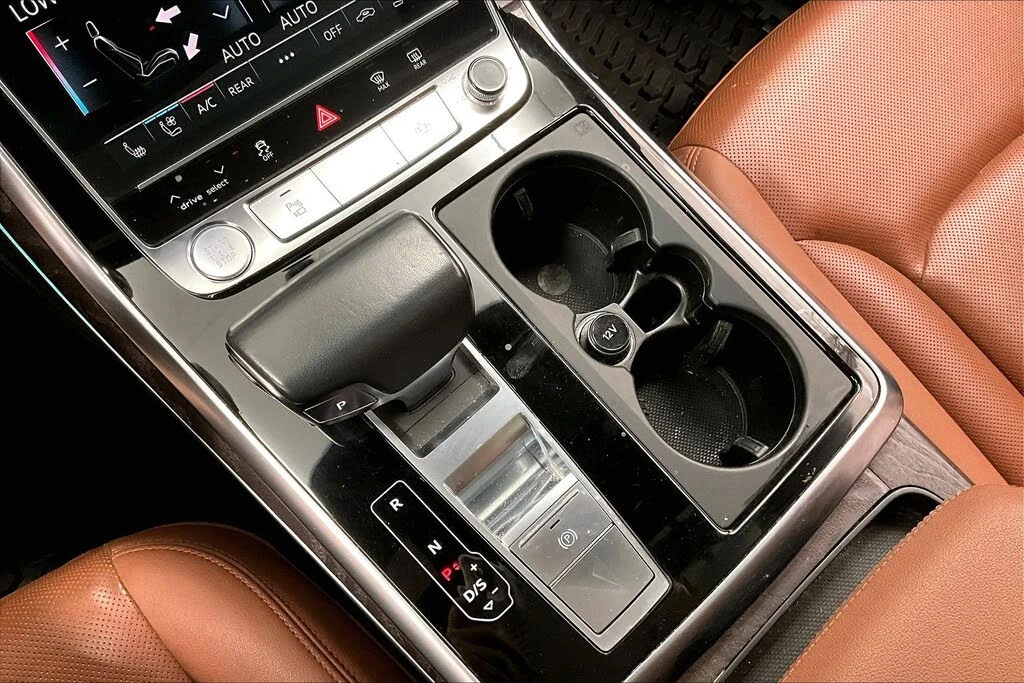 Audi Q8 55TFSI* MATRIX* S* LINE* ОБДУХВАНЕ* BANG* OLUFSEN*, снимка 13 - Автомобили и джипове - 56169080